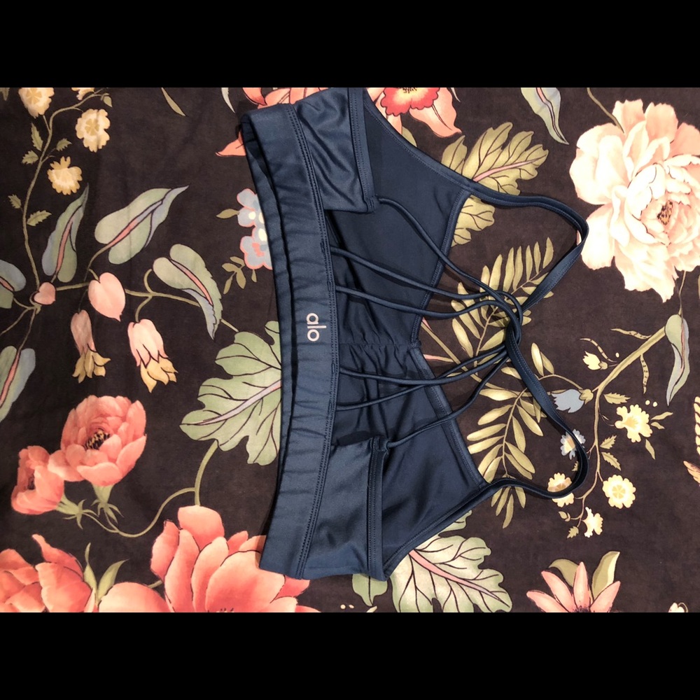 Alo yoga sports bra
